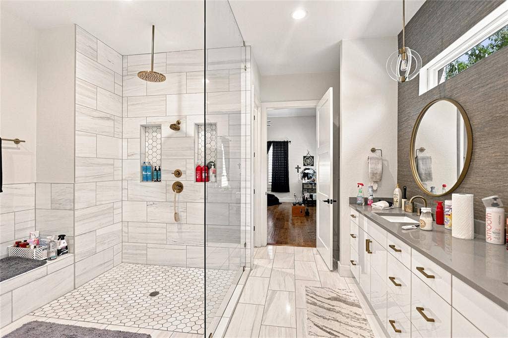 2080 Holt Way, Grapevine, TX 76051 2080 Holt Way, Grapevine, TX 76051