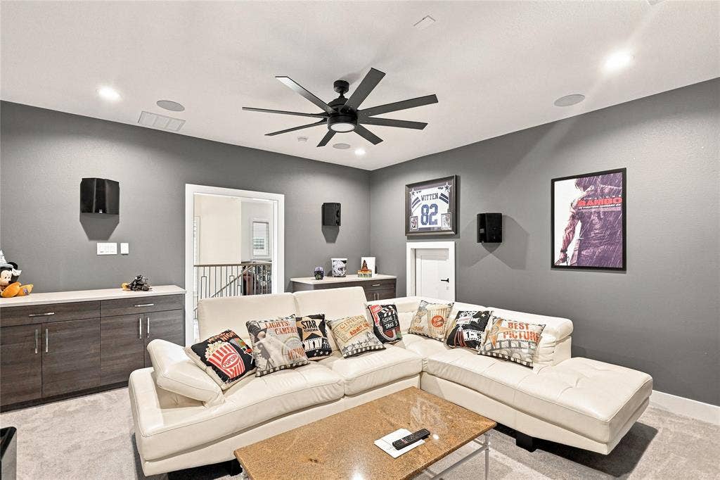 2080 Holt Way, Grapevine, TX 76051 2080 Holt Way, Grapevine, TX 76051