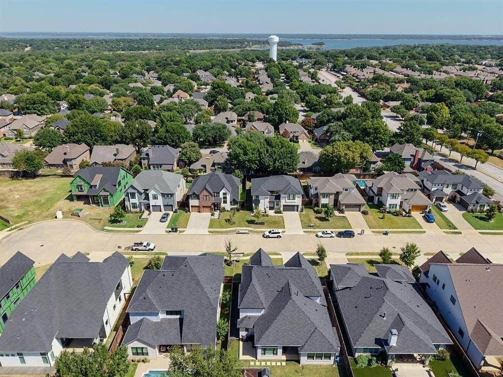 2080 Holt Way, Grapevine, TX 76051 2080 Holt Way, Grapevine, TX 76051