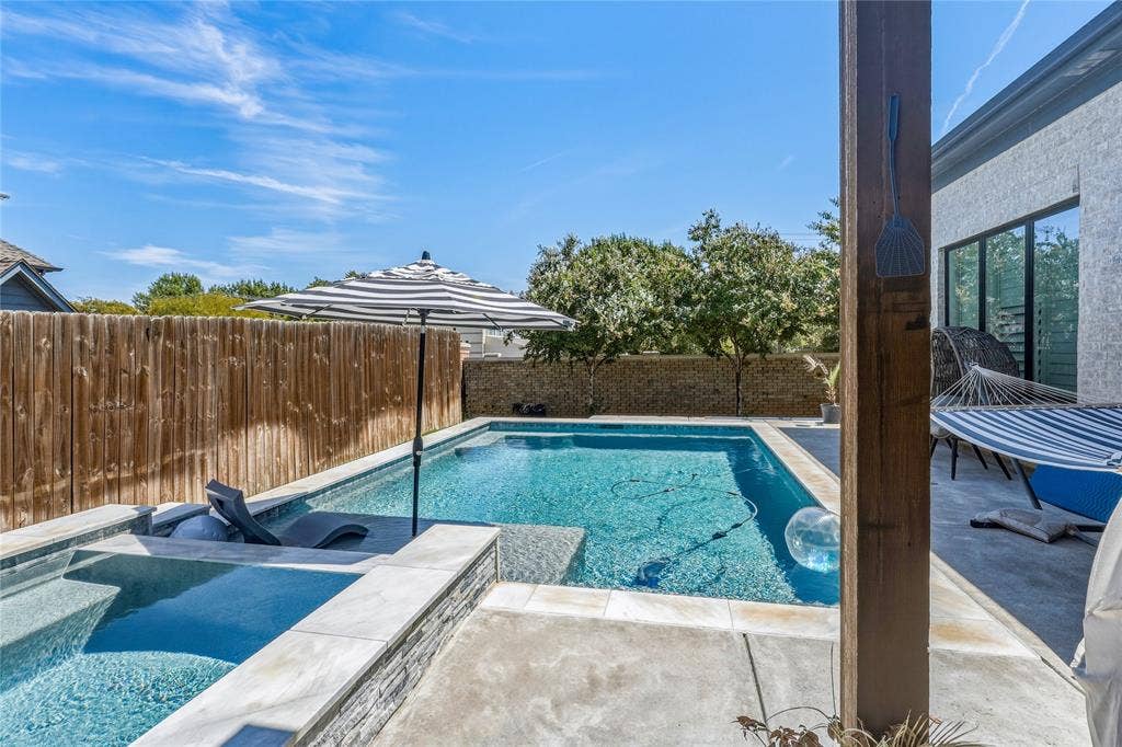 2080 Holt Way, Grapevine, TX 76051 2080 Holt Way, Grapevine, TX 76051