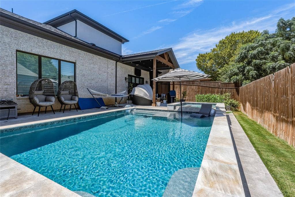 2080 Holt Way, Grapevine, TX 76051 2080 Holt Way, Grapevine, TX 76051