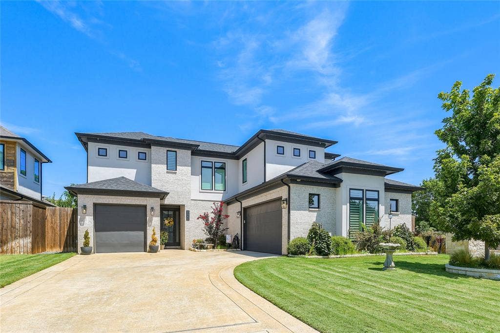 2080 Holt Way, Grapevine, TX 76051 2080 Holt Way, Grapevine, TX 76051