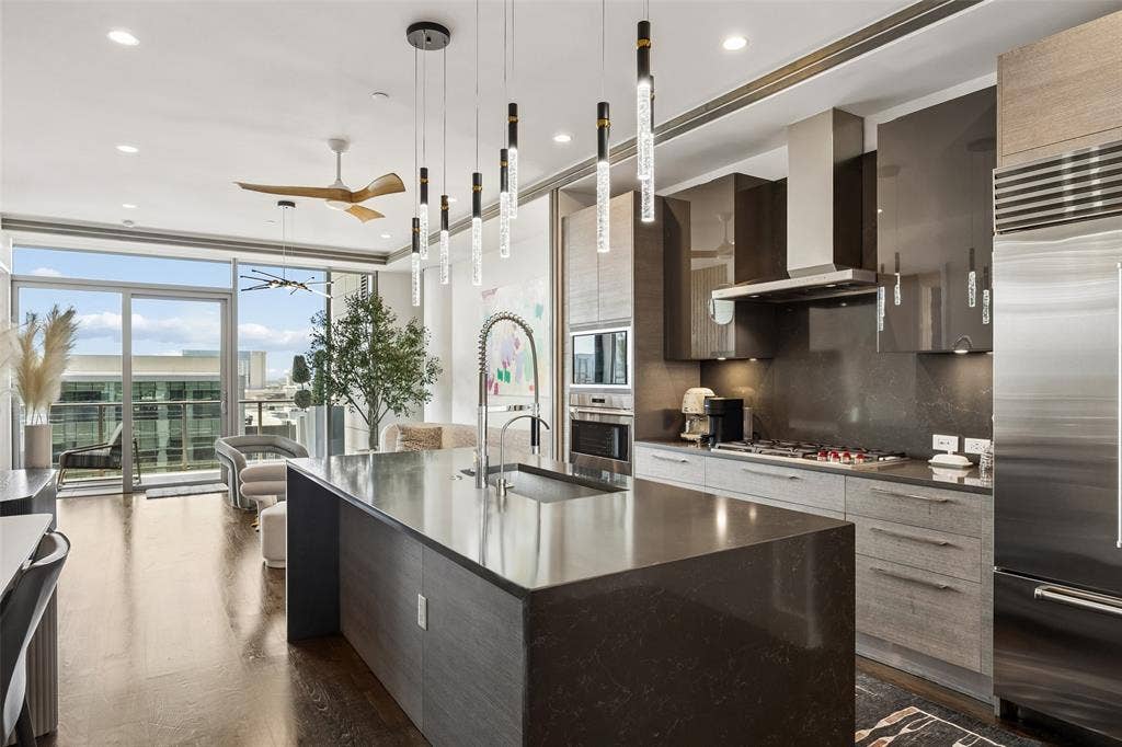 7901 Windrose Avenue, #905, Plano, TX 75024 7901 Windrose Avenue, #905, Plano, TX 75024