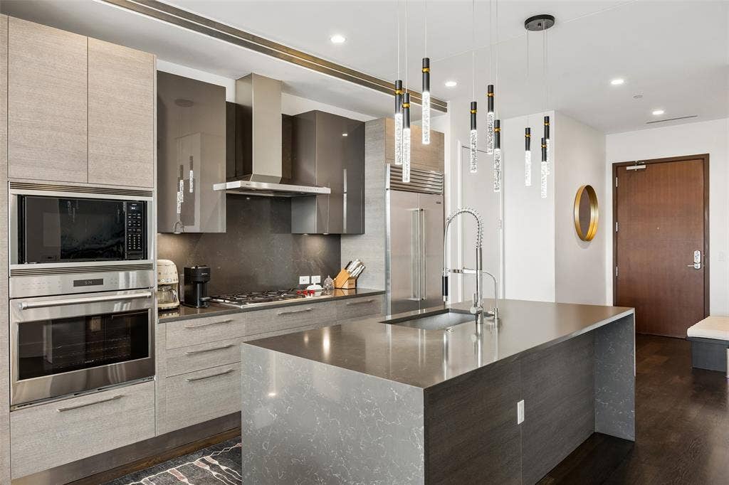 7901 Windrose Avenue, #905, Plano, TX 75024 7901 Windrose Avenue, #905, Plano, TX 75024