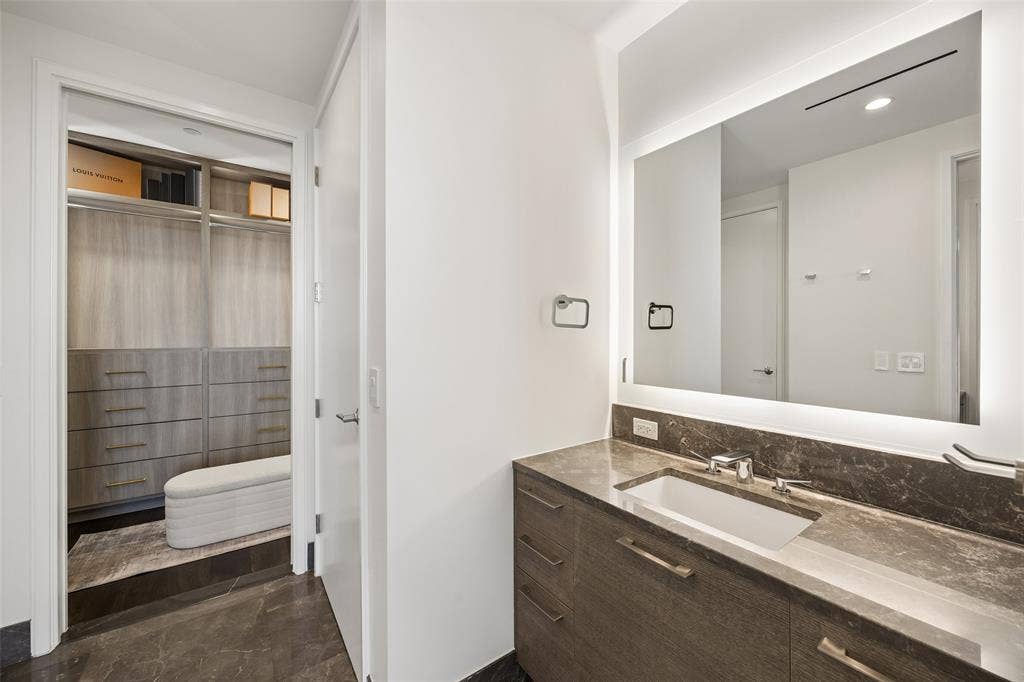 7901 Windrose Avenue, #905, Plano, TX 75024 7901 Windrose Avenue, #905, Plano, TX 75024