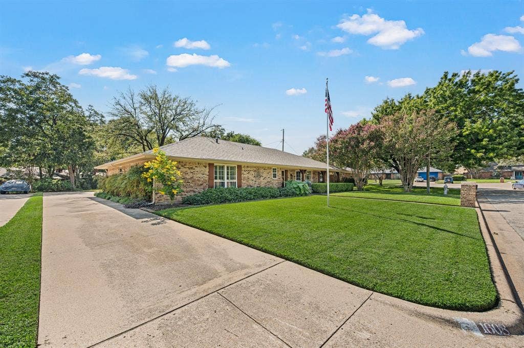 1608 Delta Drive, Arlington, TX 76012 1608 Delta Drive, Arlington, TX 76012