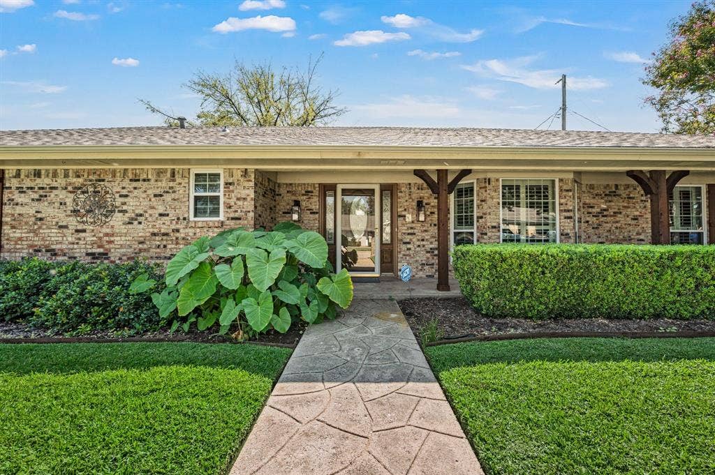 1608 Delta Drive, Arlington, TX 76012 1608 Delta Drive, Arlington, TX 76012
