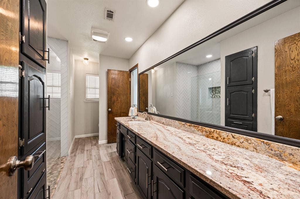 1608 Delta Drive, Arlington, TX 76012 1608 Delta Drive, Arlington, TX 76012