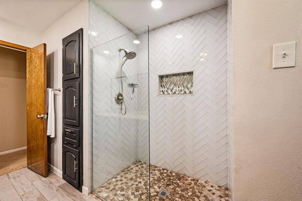 1608 Delta Drive, Arlington, TX 76012 1608 Delta Drive, Arlington, TX 76012