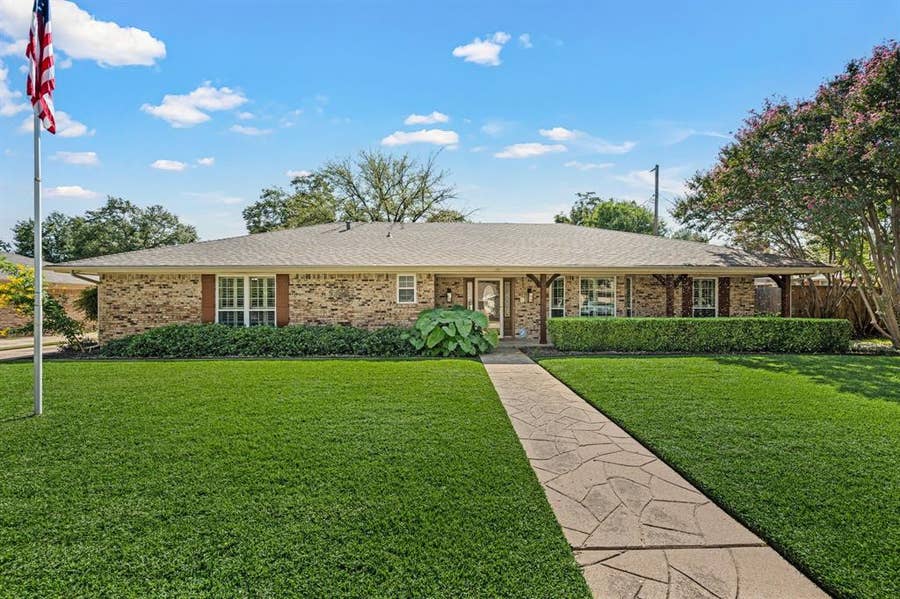 Property photo for 1608 Delta Drive, Arlington, TX