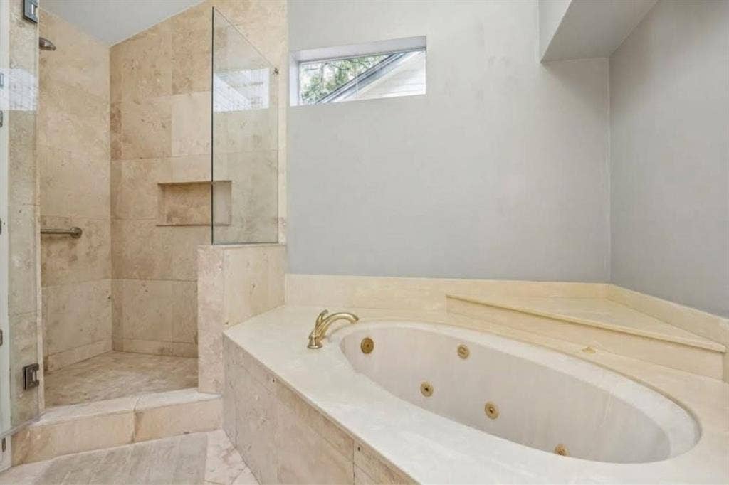 1012 Spanish Trail, Keller, TX 76262 Primary Bathroom.