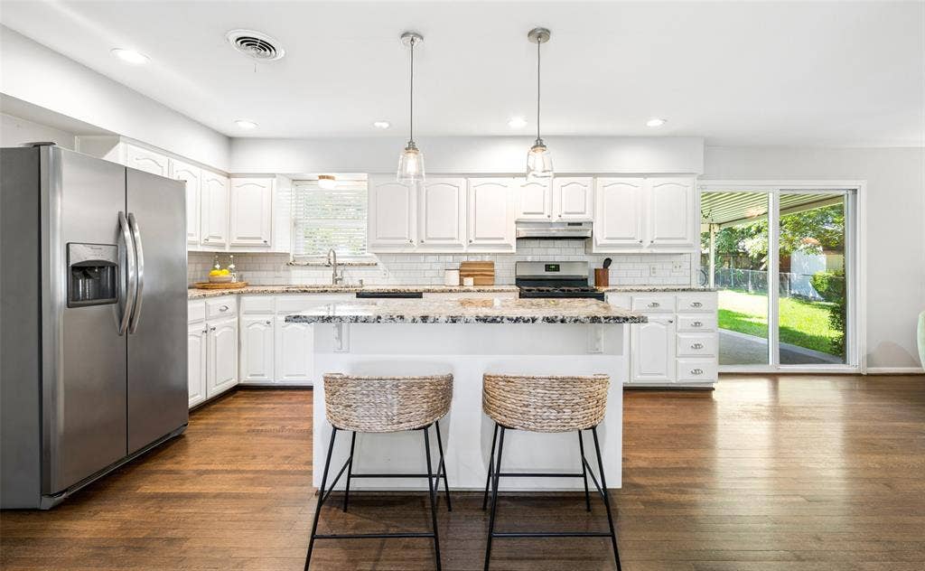 2546 Telegraph Avenue, Dallas, TX 75228 Center island for dining.