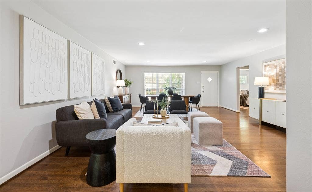 2546 Telegraph Avenue, Dallas, TX 75228 Light and bright.