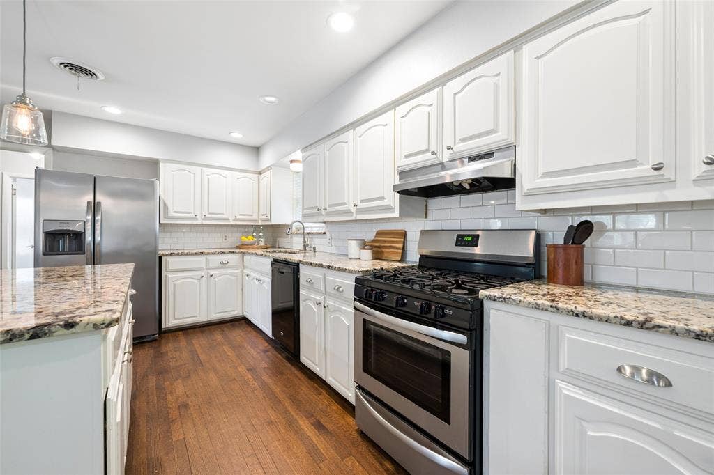 2546 Telegraph Avenue, Dallas, TX 75228 2546 Telegraph Avenue, Dallas, TX 75228