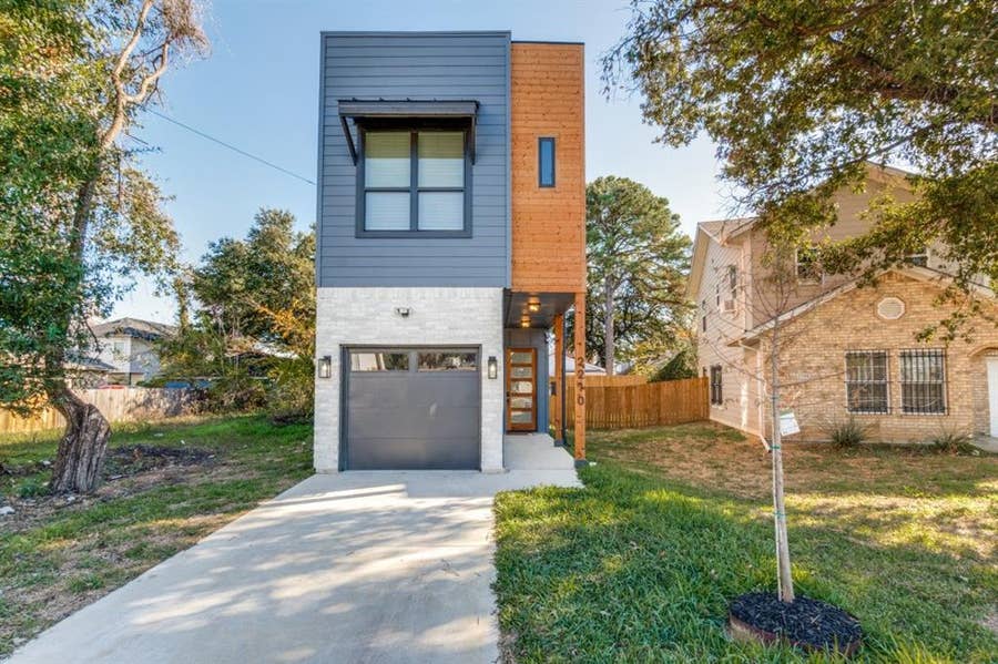 Property photo for 2210 Bethurum, Dallas, TX