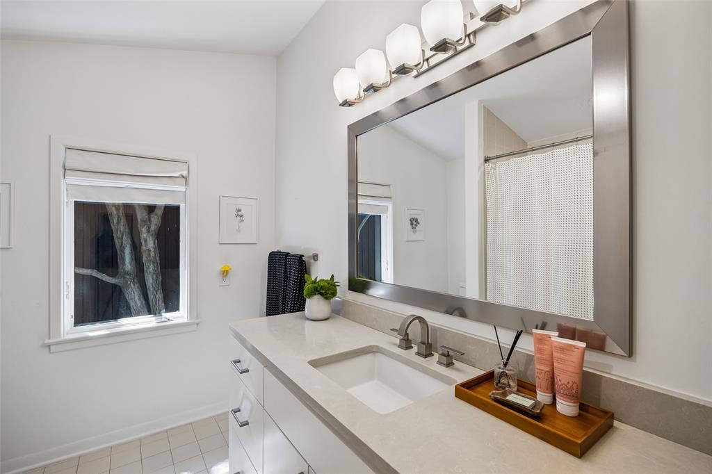 En suite bathroom