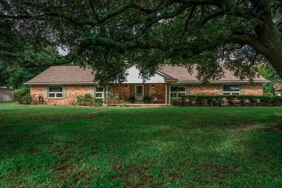 Property photo for 1413 S Main Street S, Lindale, TX