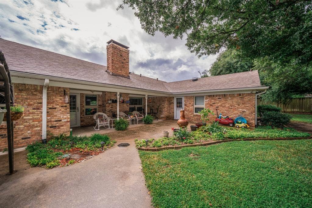 1413 S Main Street S, Lindale, TX 75771 1413 S Main Street S, Lindale, TX 75771