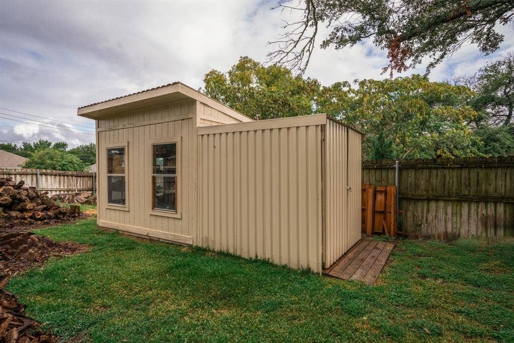 1413 S Main Street S, Lindale, TX 75771 1413 S Main Street S, Lindale, TX 75771