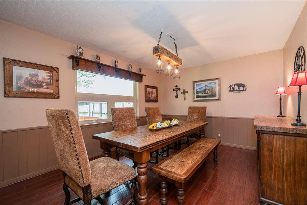 1413 S Main Street S, Lindale, TX 75771 1413 S Main Street S, Lindale, TX 75771