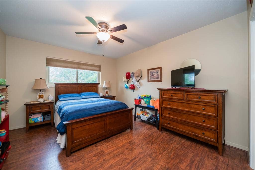 1413 S Main Street S, Lindale, TX 75771 1413 S Main Street S, Lindale, TX 75771