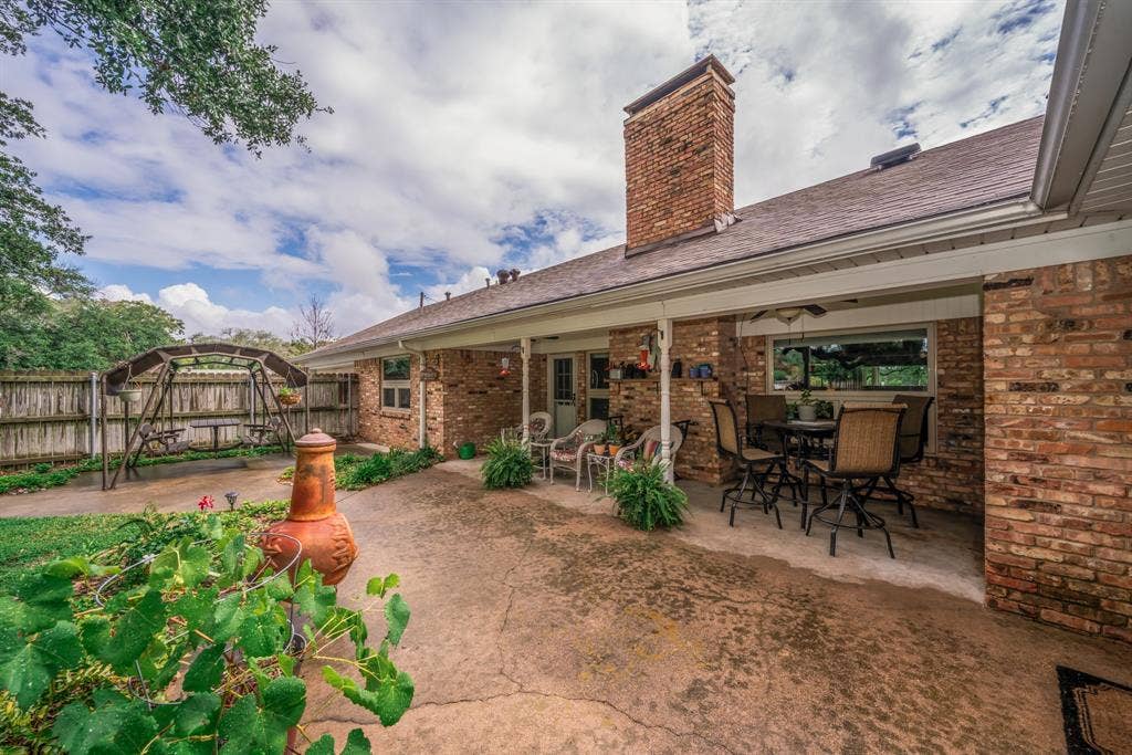 1413 S Main Street S, Lindale, TX 75771 1413 S Main Street S, Lindale, TX 75771