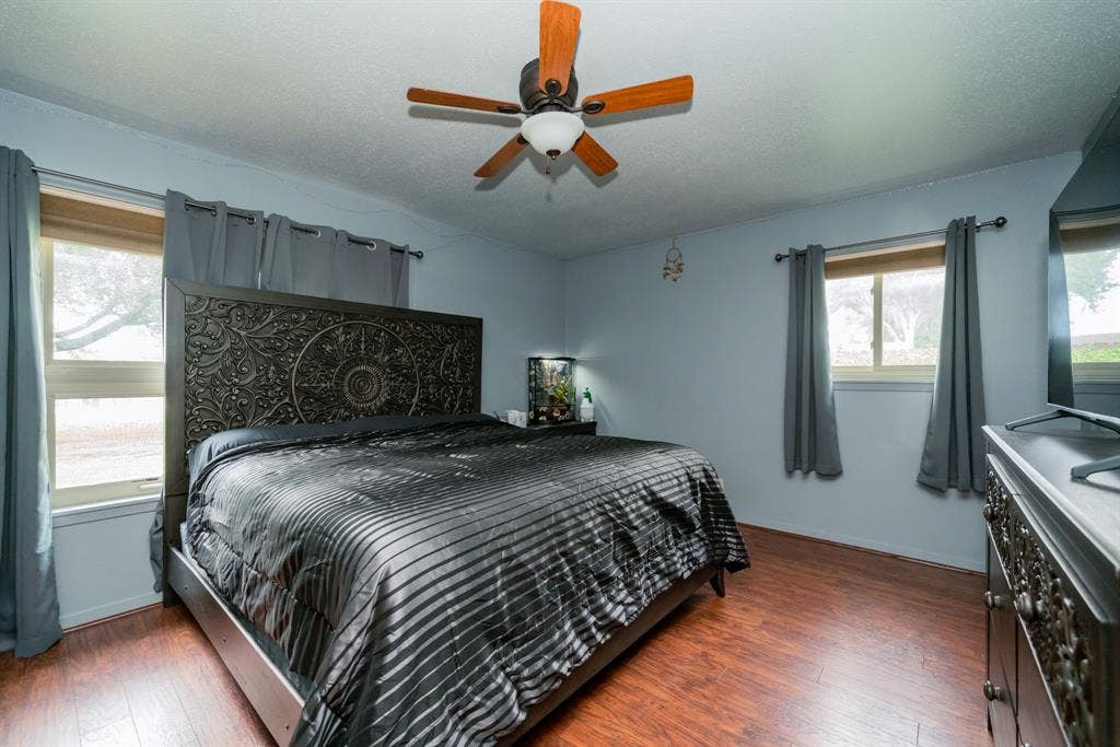 1413 S Main Street S, Lindale, TX 75771 1413 S Main Street S, Lindale, TX 75771