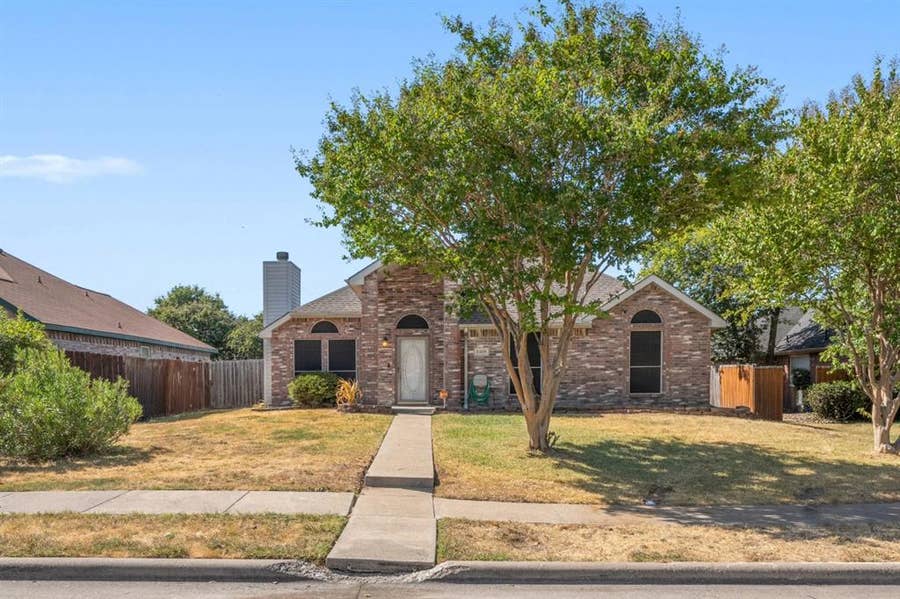 Property photo for 1309 Riverview Lane, Seagoville, TX