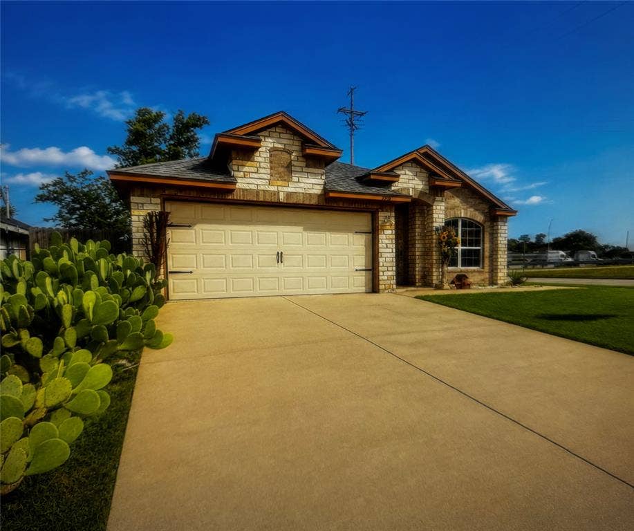 2900 Fitzhugh Avenue, Fort Worth, TX 76105 2900 Fitzhugh Avenue, Fort Worth, TX 76105