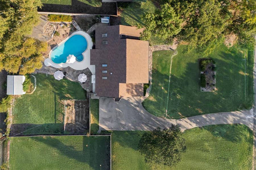 Property photo for 10633 Buddy Parker Road, Kemp, TX