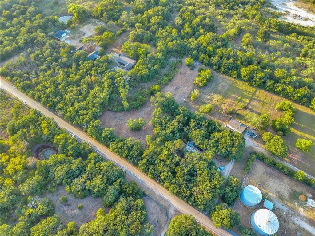 1709 Fox Lane, Burleson, TX 76028 1709 Fox Lane, Burleson, TX 76028