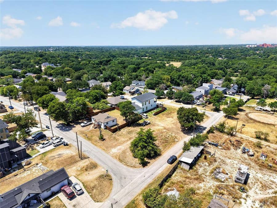 Property photo for 2741 Camel Court, Dallas, TX