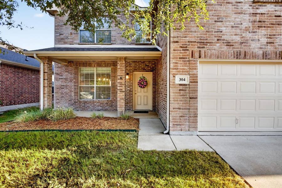 Property photo for 304 Turquoise Drive, Fort Worth, TX