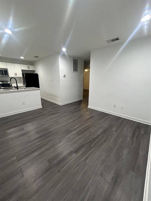 Property photo for 321 E 8th Street, #212, Dallas, TX