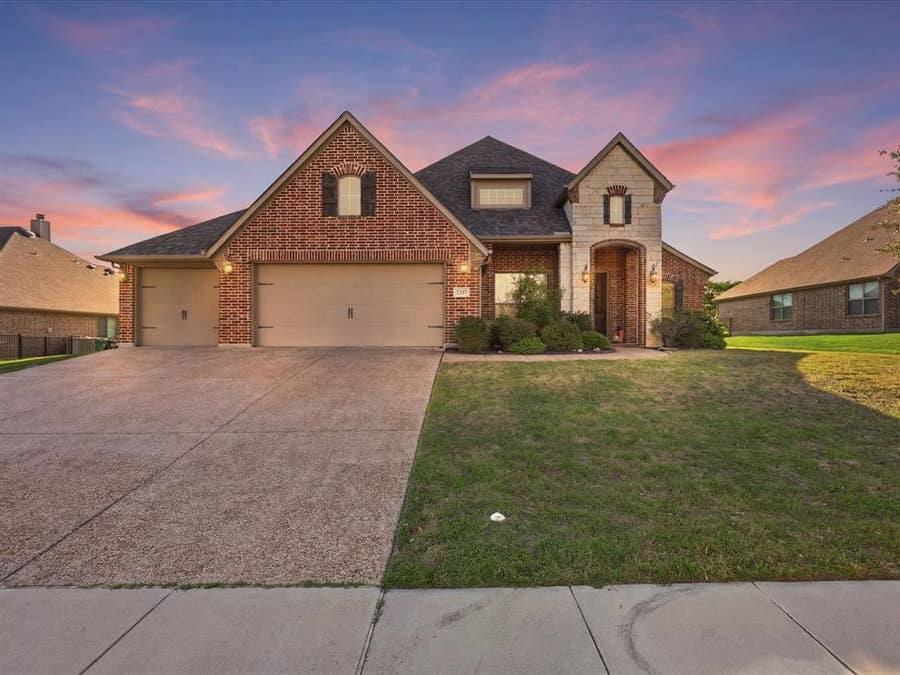 Property photo for 10917 Swift Current Trail, Fort Worth, TX