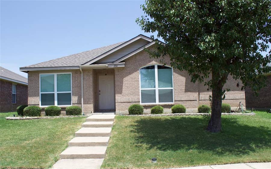 Property photo for 104 Cobblestone Drive, Wylie, TX