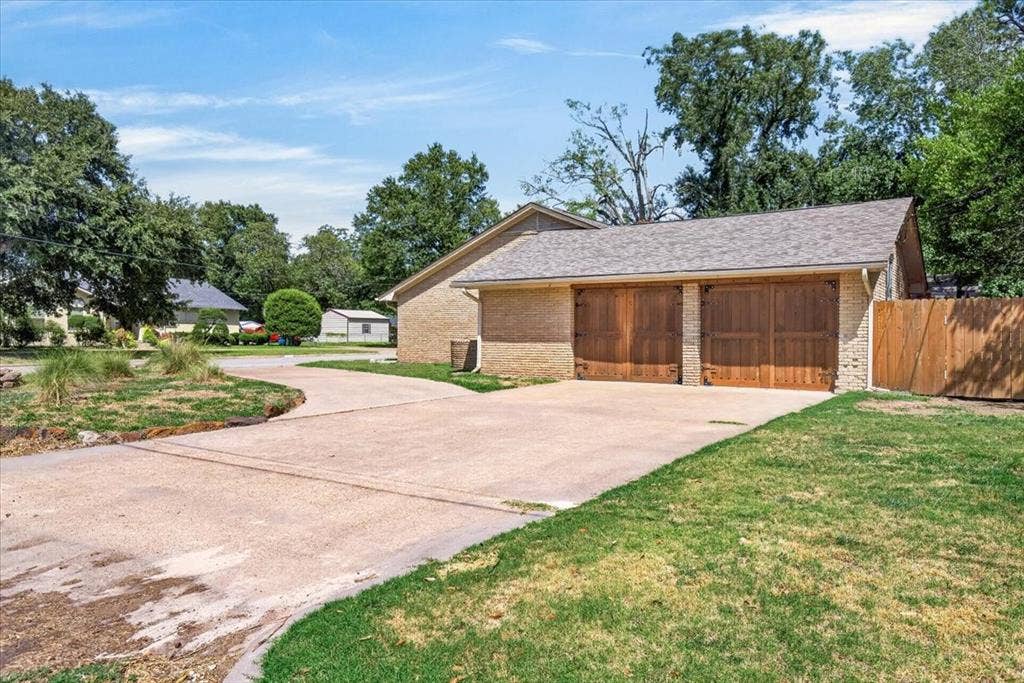 726 Mulberry Drive, Athens, TX 75751 726 Mulberry Drive, Athens, TX 75751