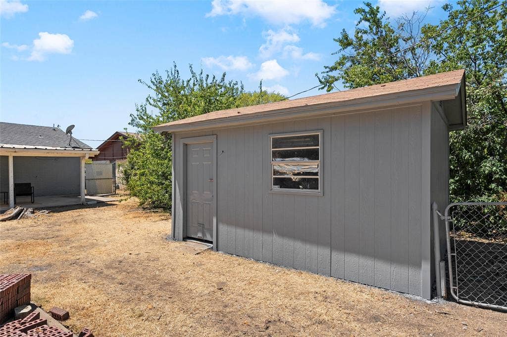 833 N 60th Street, Waco, TX 76710 833 N 60th Street, Waco, TX 76710