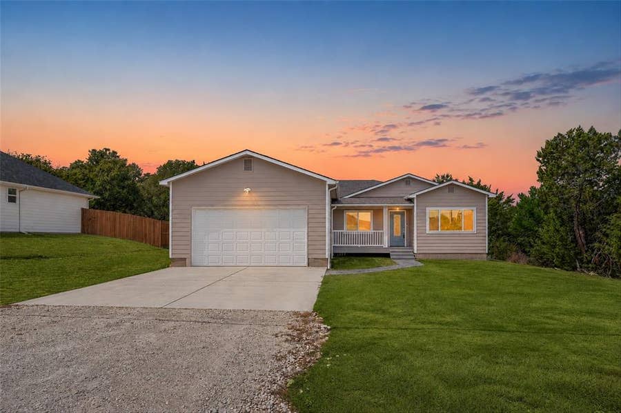 Property photo for 5908 Collins Court, Granbury, TX