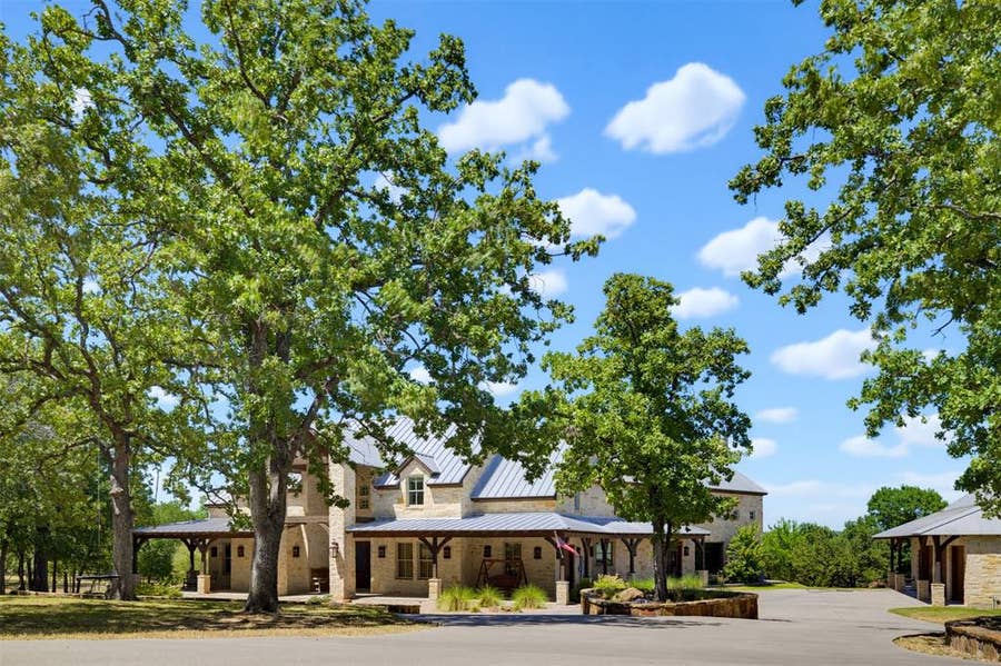 Property photo for 133 E Bozeman Lane, Fort Worth, TX
