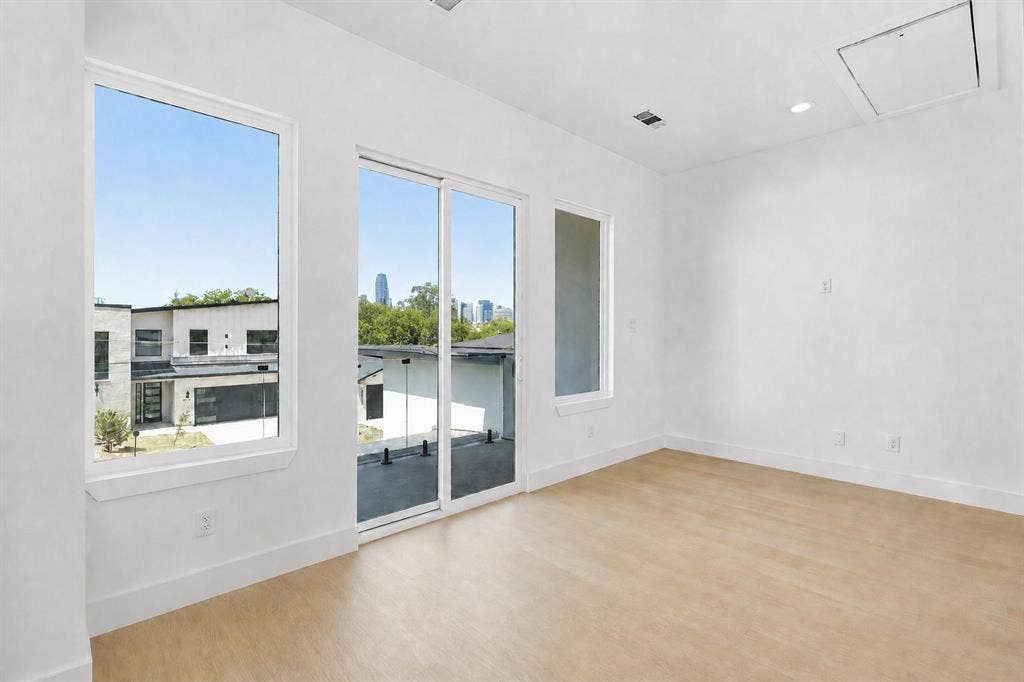 1414 Doyle Avenue, Dallas, TX 75203 view digitally enhanced