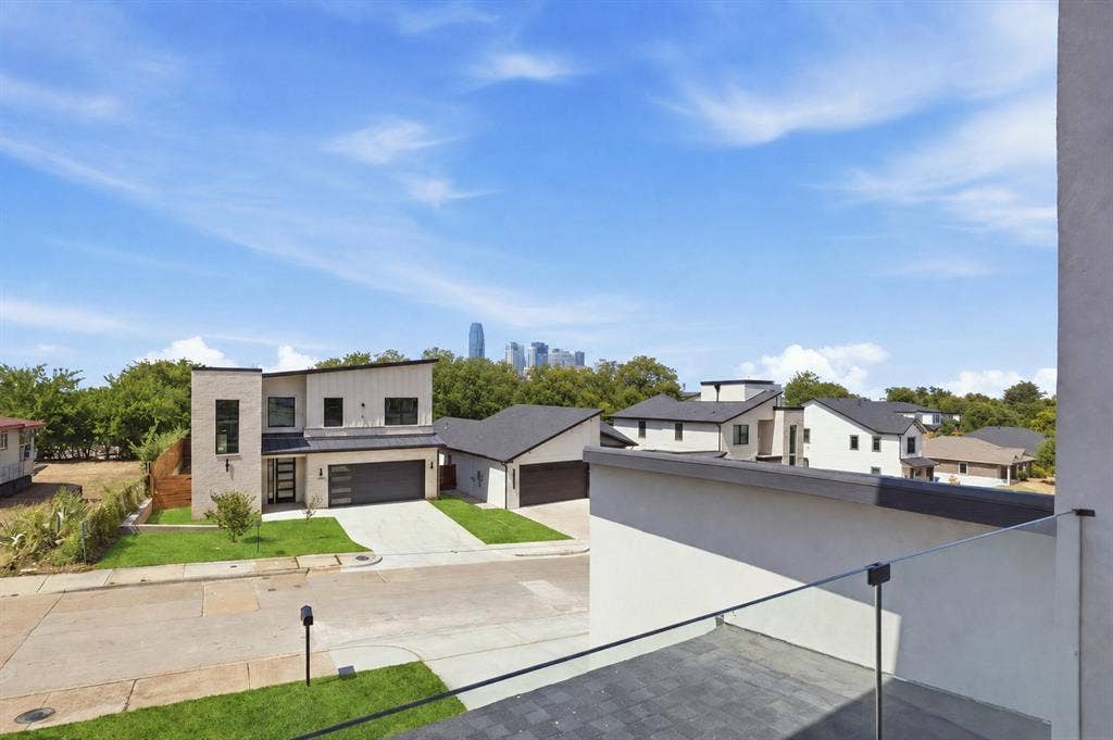 1414 Doyle Avenue, Dallas, TX 75203 view digitally enhanced