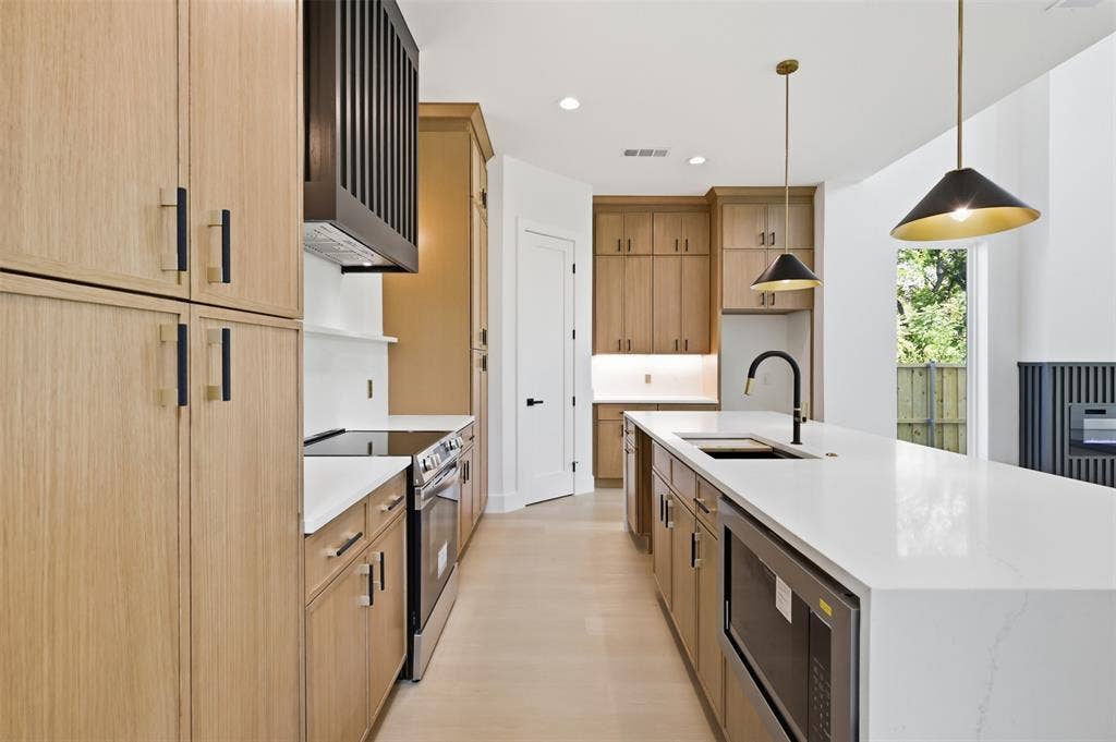 1414 Doyle Avenue, Dallas, TX 75203 1414 Doyle Avenue, Dallas, TX 75203