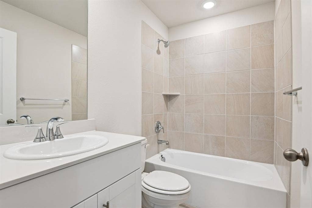 1581 Coldwater Way, Crandall, TX 75114 Photo is not of the actual home, but is an inspirational photo of builder’s model home and may depict options, furnishings, and/or decorator features that are not included.