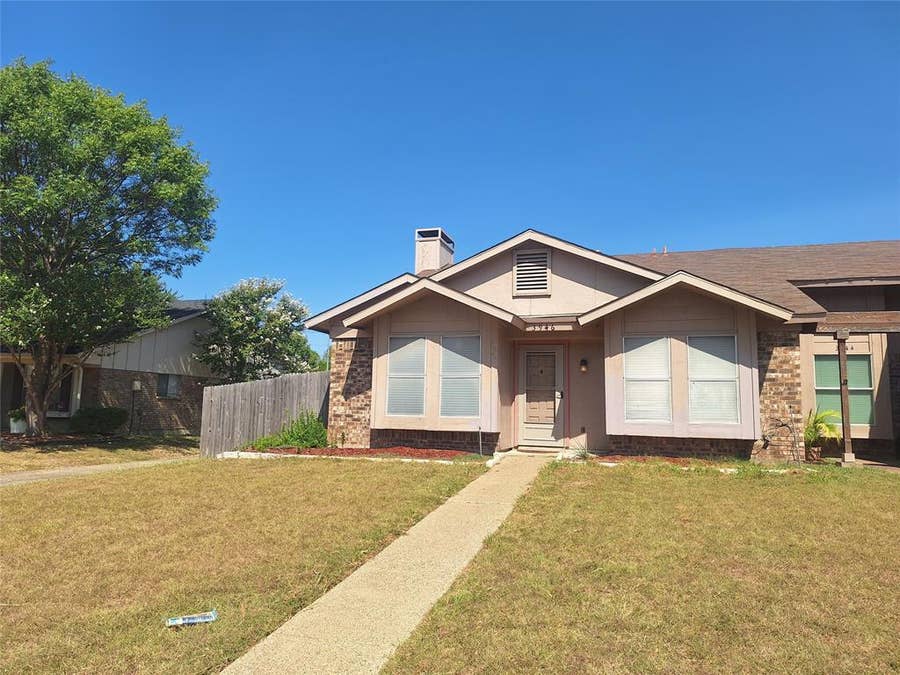 Property photo for 3946 Queens Court, Garland, TX