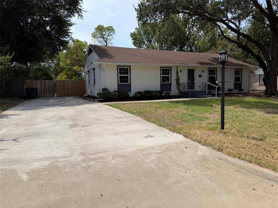 Property photo for 1818 Walnut Avenue, Carrollton, TX