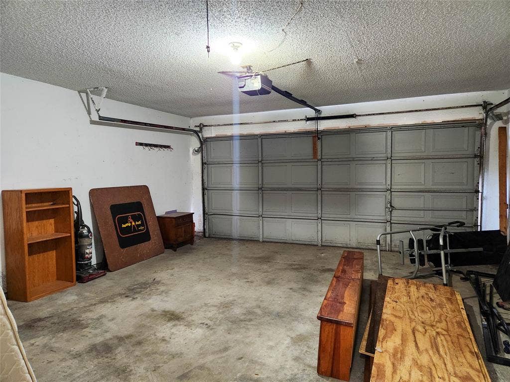 1629 Tuley Street, Cedar Hill, TX 75104 2 car garage