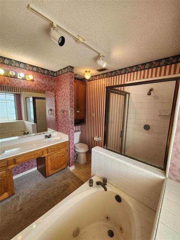 1629 Tuley Street, Cedar Hill, TX 75104 Primary bathroom