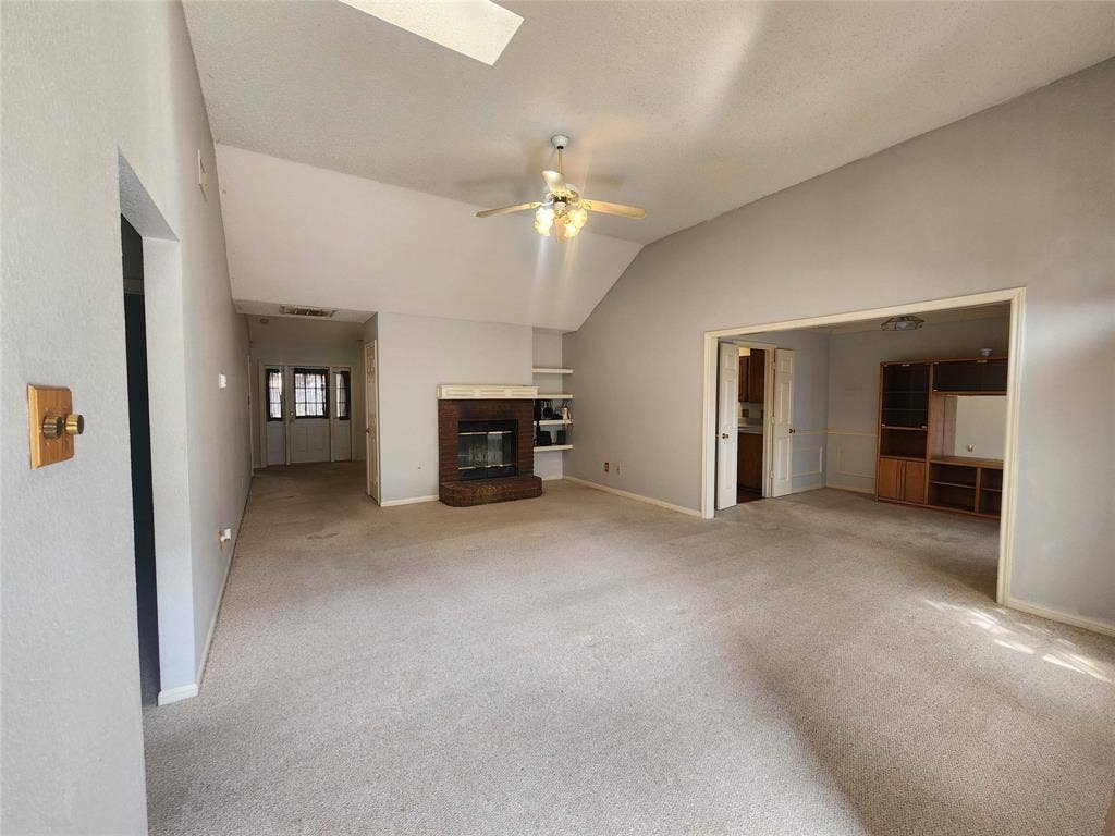 1629 Tuley Street, Cedar Hill, TX 75104 Entry into living area