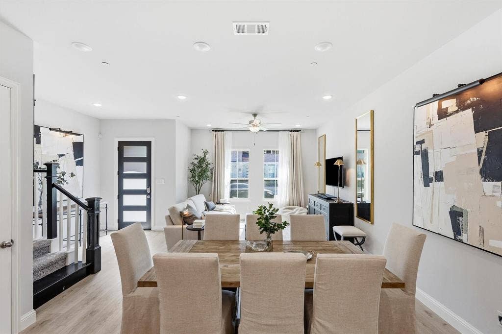 12952 Wymeth Drive, Farmers Branch, TX 75234 Open-concept living